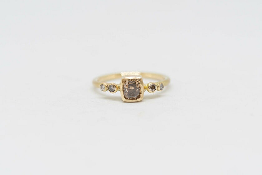 Goldener Ring Mit Australischen Diamanten Goldschmiede Dauber