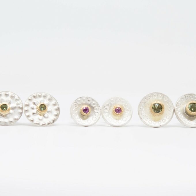 Silberne Ohrstecker Patternlove mit Gold