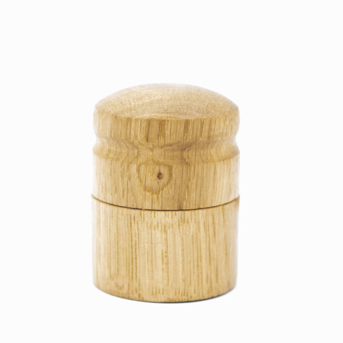 Kleine Holzdose aus Eichenholz